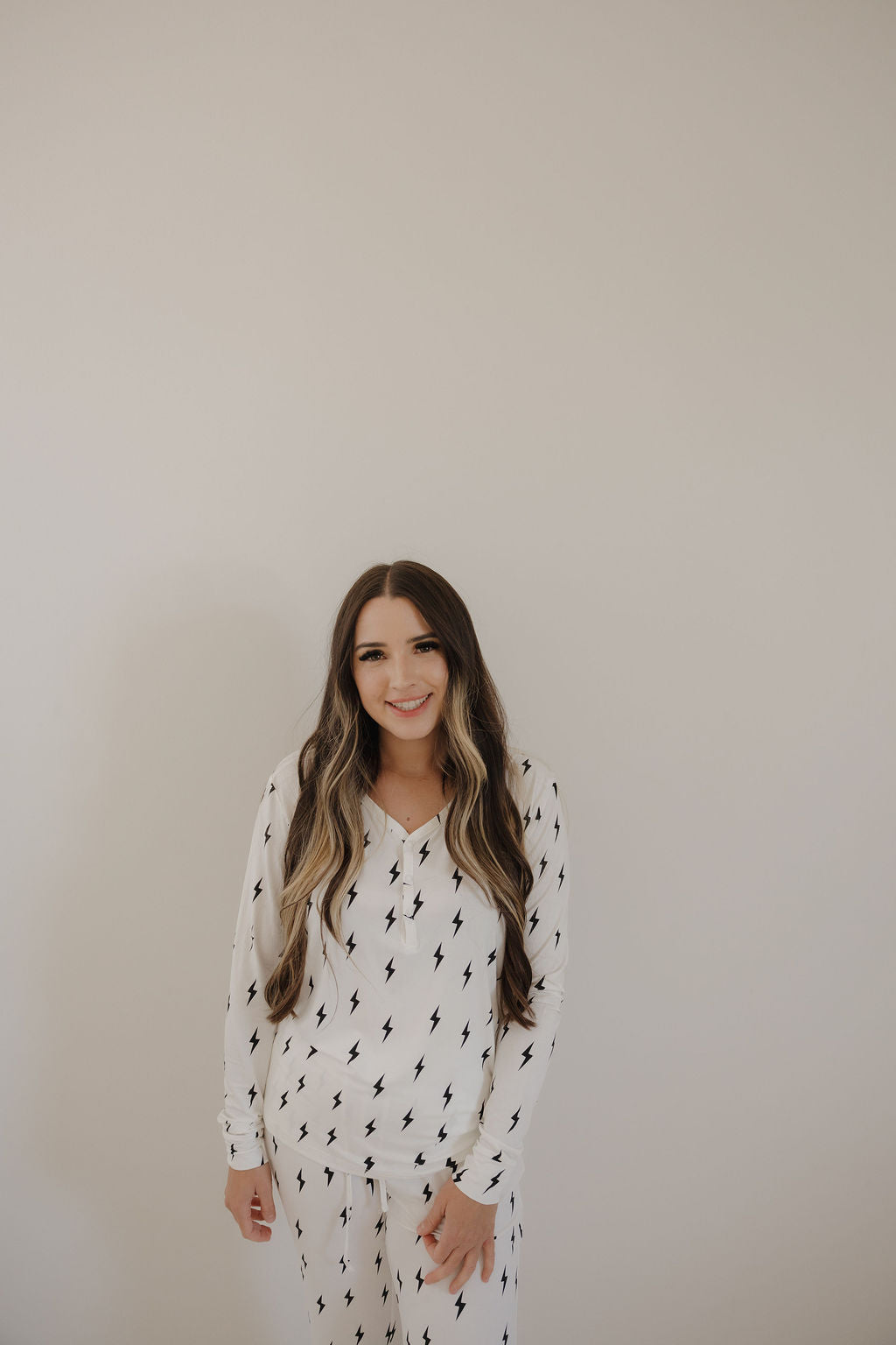 Women's Long Sleeve Bamboo Pajama | White & Black Lightning Bolt